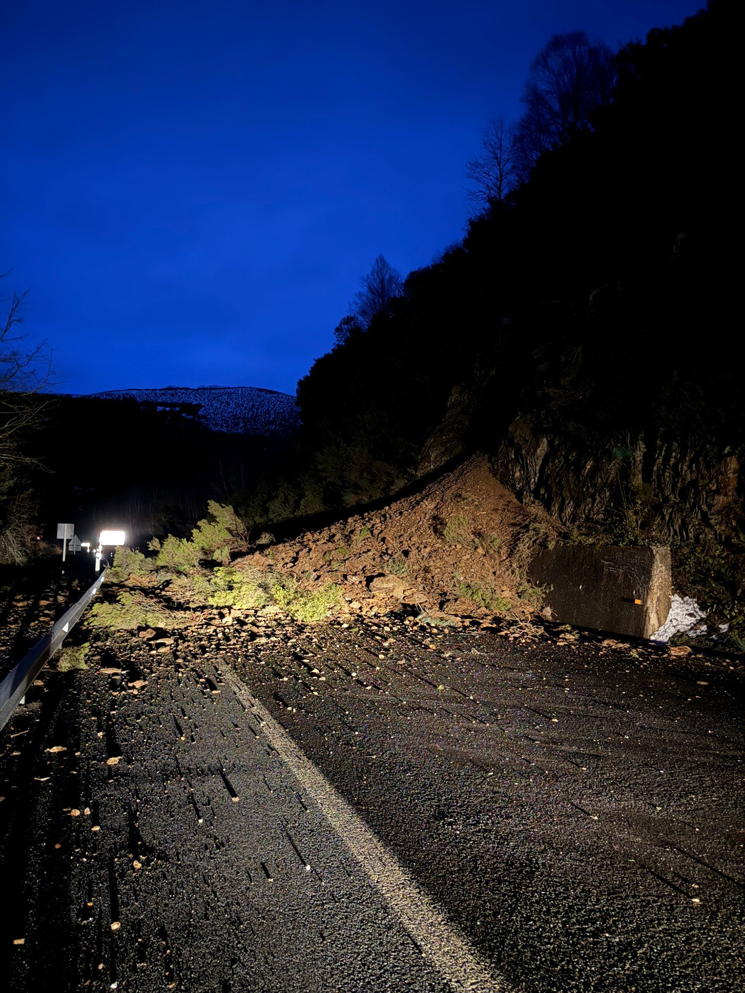 Desprendimiento en la N VI en Vega de Valcarce 2