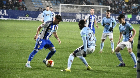 Primera parte del partido entre la Ponferradina y el Celta Fortuna | Foto: Dani Merino, InfoBierzo Primera parte del partido entre la Ponferradina y el Celta Fortuna | Foto: Dani Merino, InfoBierzo