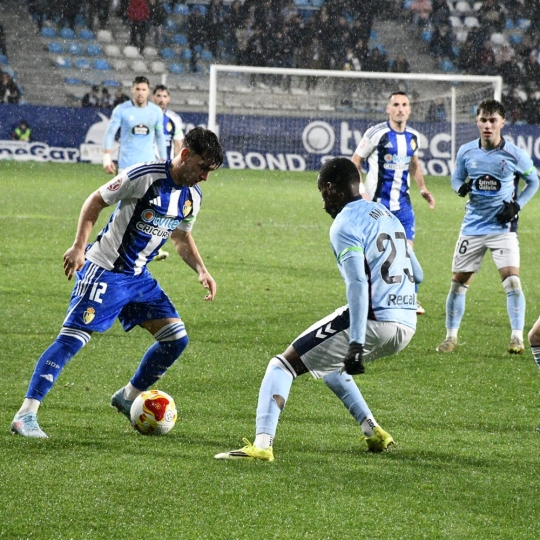 Primera parte del partido entre la Ponferradina y el Celta Fortuna | Foto: Dani Merino, InfoBierzo Primera parte del partido entre la Ponferradina y el Celta Fortuna | Foto: Dani Merino, InfoBierzo
