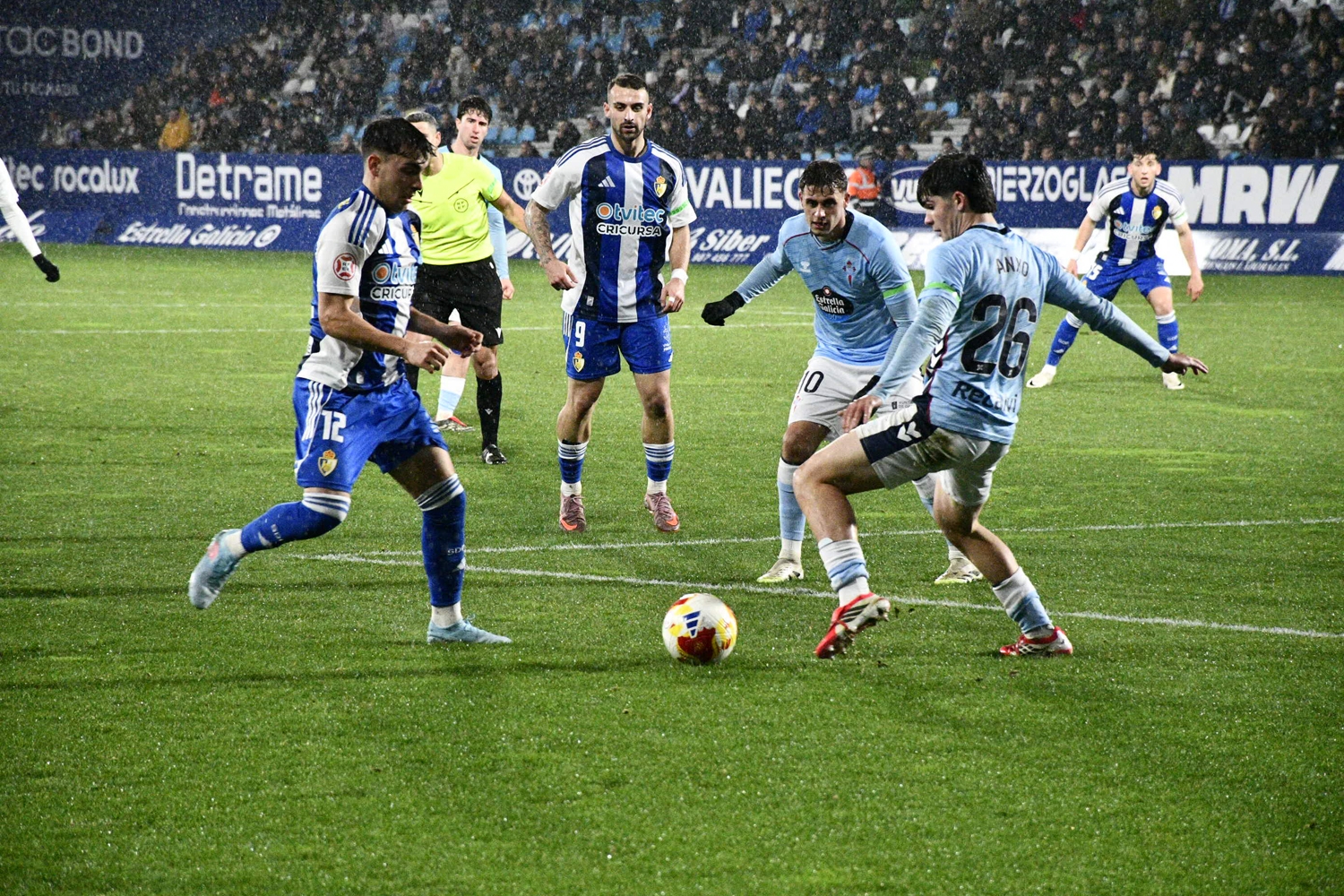 Primera parte del partido entre la Ponferradina y el Celta Fortuna (58)
