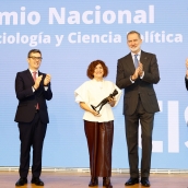 Capitolina Díaz recibe el premio del CIS | Foto: Twitter de la Casa Real Capitolina Díaz recibe el premio del CIS | Foto: Twitter de la Casa Real
