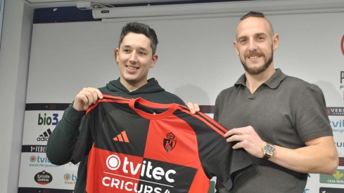 Steven Petkov, «feliz» por «el apoyo» recibido en sus primeras semanas en la Ponferradina