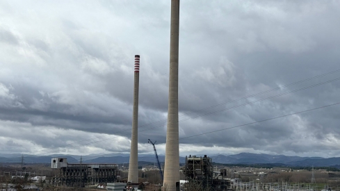 Las chimeneas de la Central Térmica de Compostilla que serán demolidas