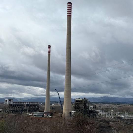 Las chimeneas de la Central Térmica de Compostilla que serán demolidas
