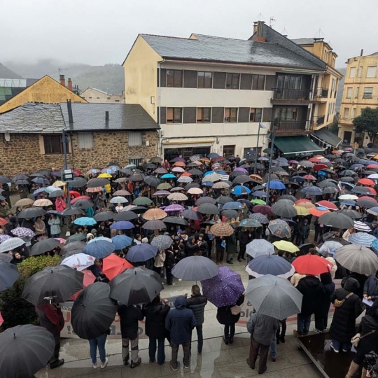 Concentración en Toreno por la falta de médicos 