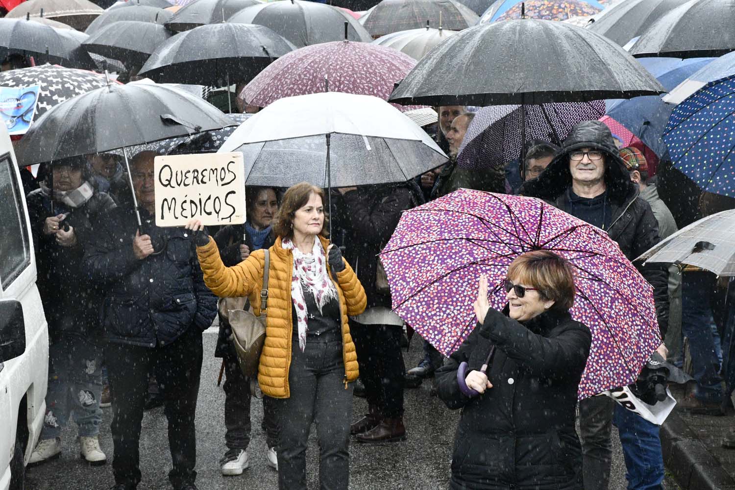 Concentración en Toreno por la falta de médicos allí y en Páramo y Berlanga (7)