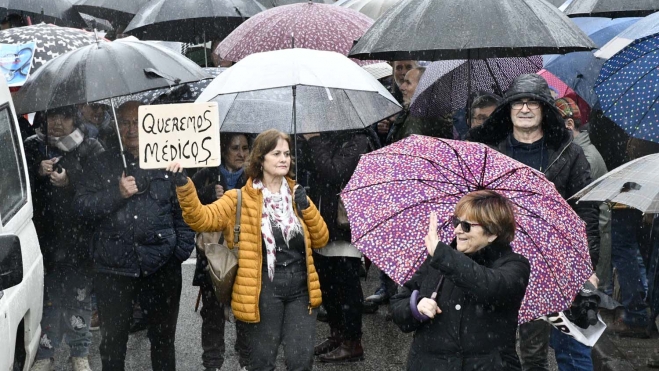 Concentración en Toreno por la falta de médicos allí y en Páramo y Berlanga 