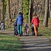 Familia con hijos | FOTO: Pixabay, Annabel P