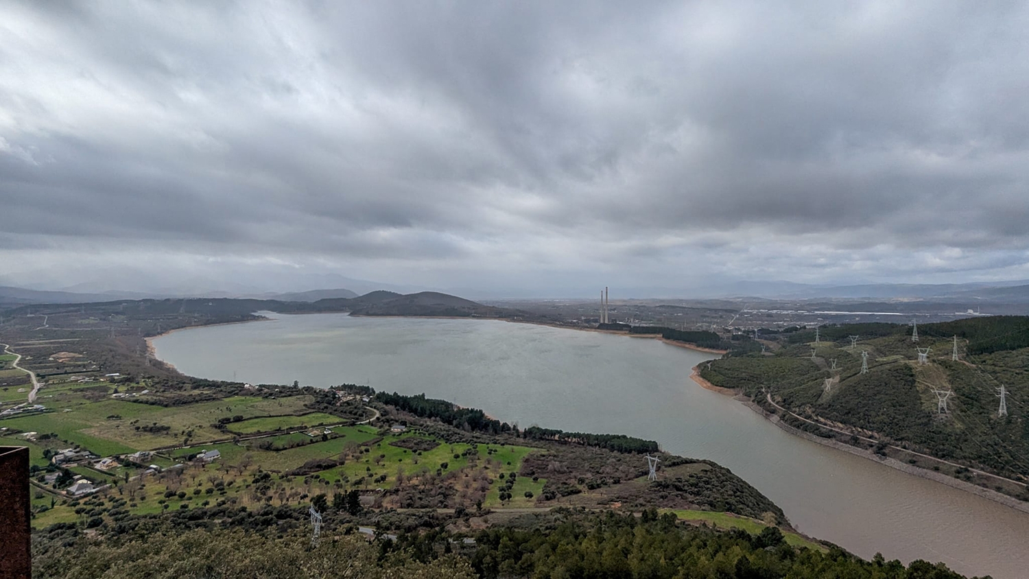 Últimas imágenes de las chimeneas de Compostilla
