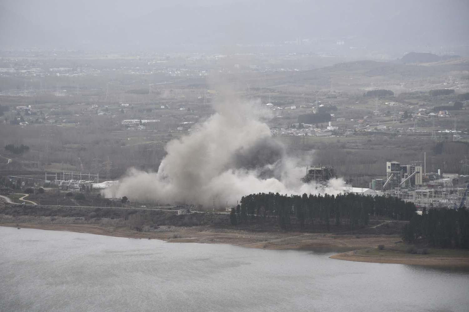Demolición de las chimeneas de Compostilla Dani Merino (1)