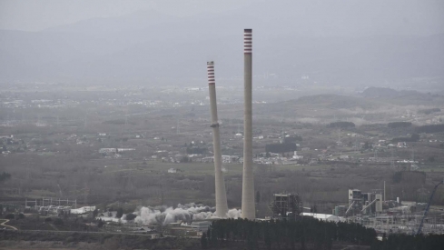 Demolición de las chimeneas de Compostilla Dani Merino (4)