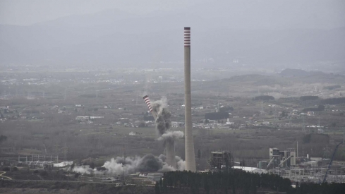 Demolición de las chimeneas de Compostilla Dani Merino (6)