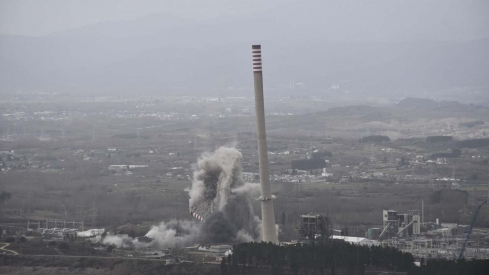 Demolición de las chimeneas de Compostilla Dani Merino (7)