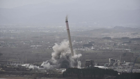 Demolición de las chimeneas de Compostilla Dani Merino (9)