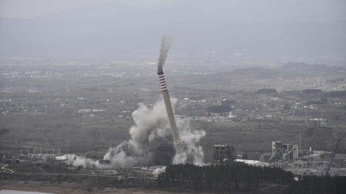 Demolición de las chimeneas de Compostilla Dani Merino (11)
