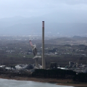 Demolición de las chimeneas de Compostilla (4)