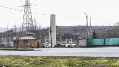 Chimenea de Compostilla restante tras la demolición  (6)