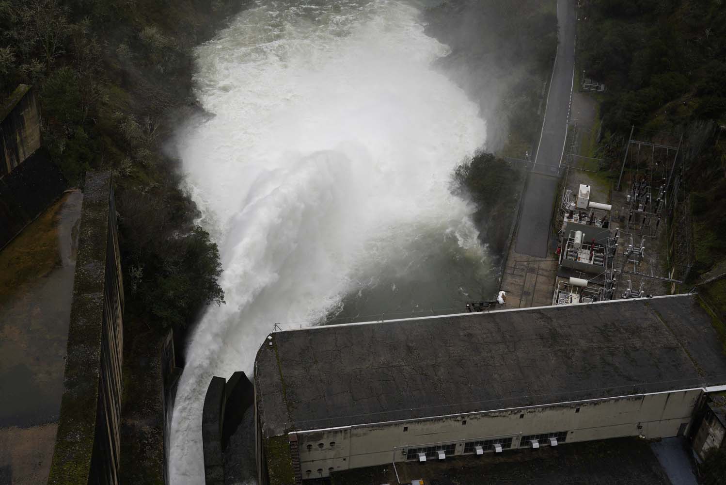 César Sánchez, ICAL. Desembalse de la presa del pantano de Bárcena, fuente del Azufre (7)