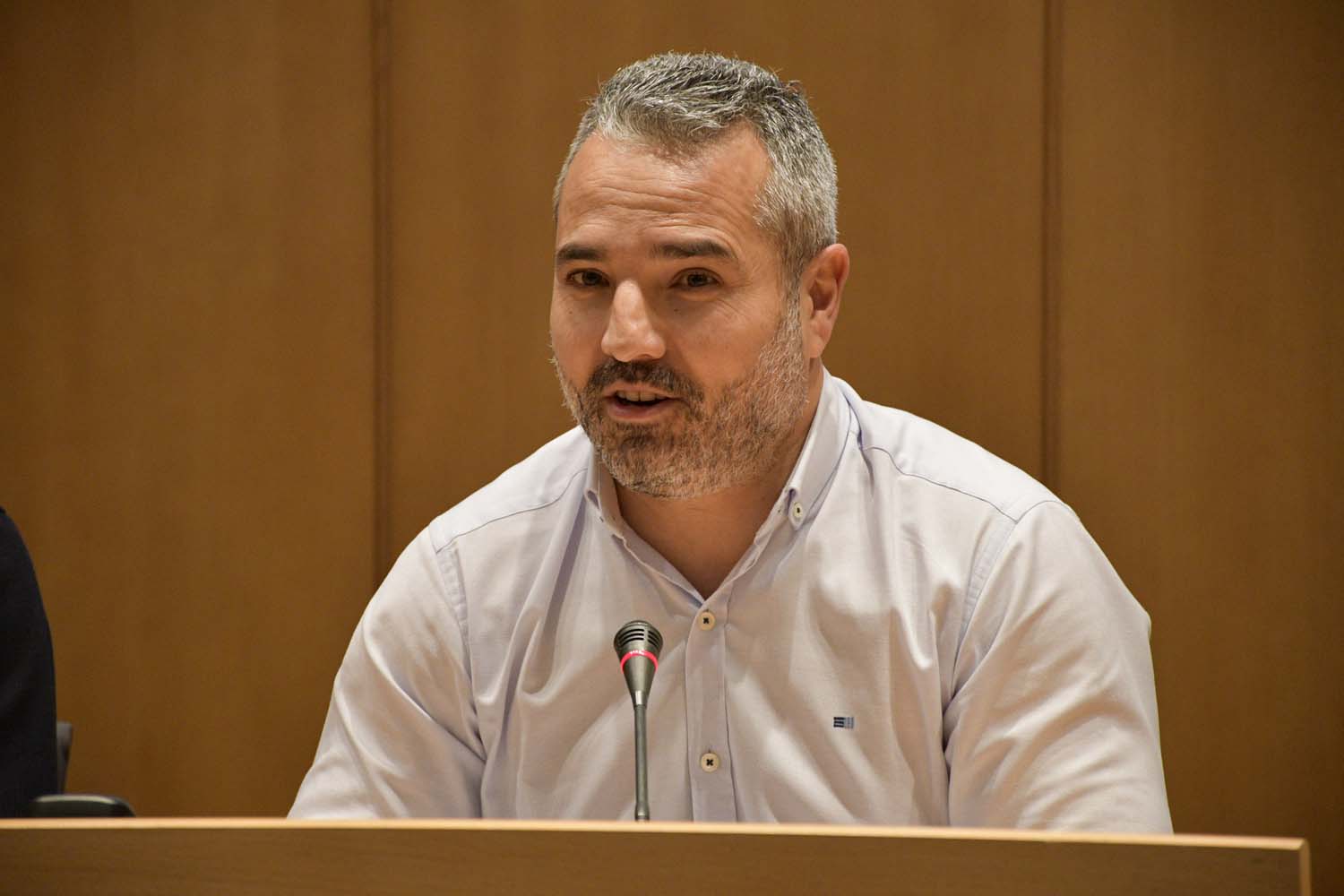 Presentación de la Fiesta de las rebajas de Ponferrada del Centro Mola. El concejal de Comercio, Ivan Pacios