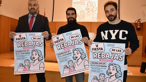 Presentación de la Fiesta de las rebajas de Ponferrada del Centro Mola. Jorge Pérez, Iván Rodríguez y Alberto Pérez, representantes de la Asociación de comerciantes El Centro Mola