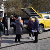 César Sánchez ICAL. Reparto de agua en la pedanía ponferradina de Toral de Merayo, debido a la rotura de la estación de captación de agua de Santa Lucía de Valdueza, por el temporal de lluvias