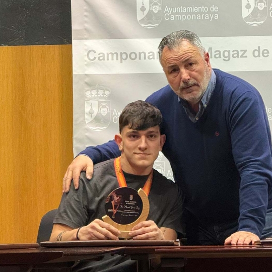Camponaraya homenajea a Iker Manuel García Díaz por su título nacional en Powerlifting Camponaraya homenajea a Iker Manuel García Díaz por su título nacional en Powerlifting