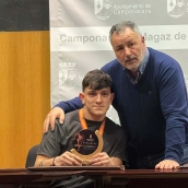 Camponaraya homenajea a Iker Manuel García Díaz por su título nacional en Powerlifting