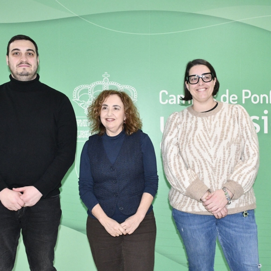 Presentación del nuevo equipo directivo de la Clínica Podológica Universitaria (3) De izq a derecha. Roi Painceira, nuevo director de la Clínica de Podología, Pilar Marqués, directora del Campus de Ponferrada y Bibiana Trevisson, directora saliente