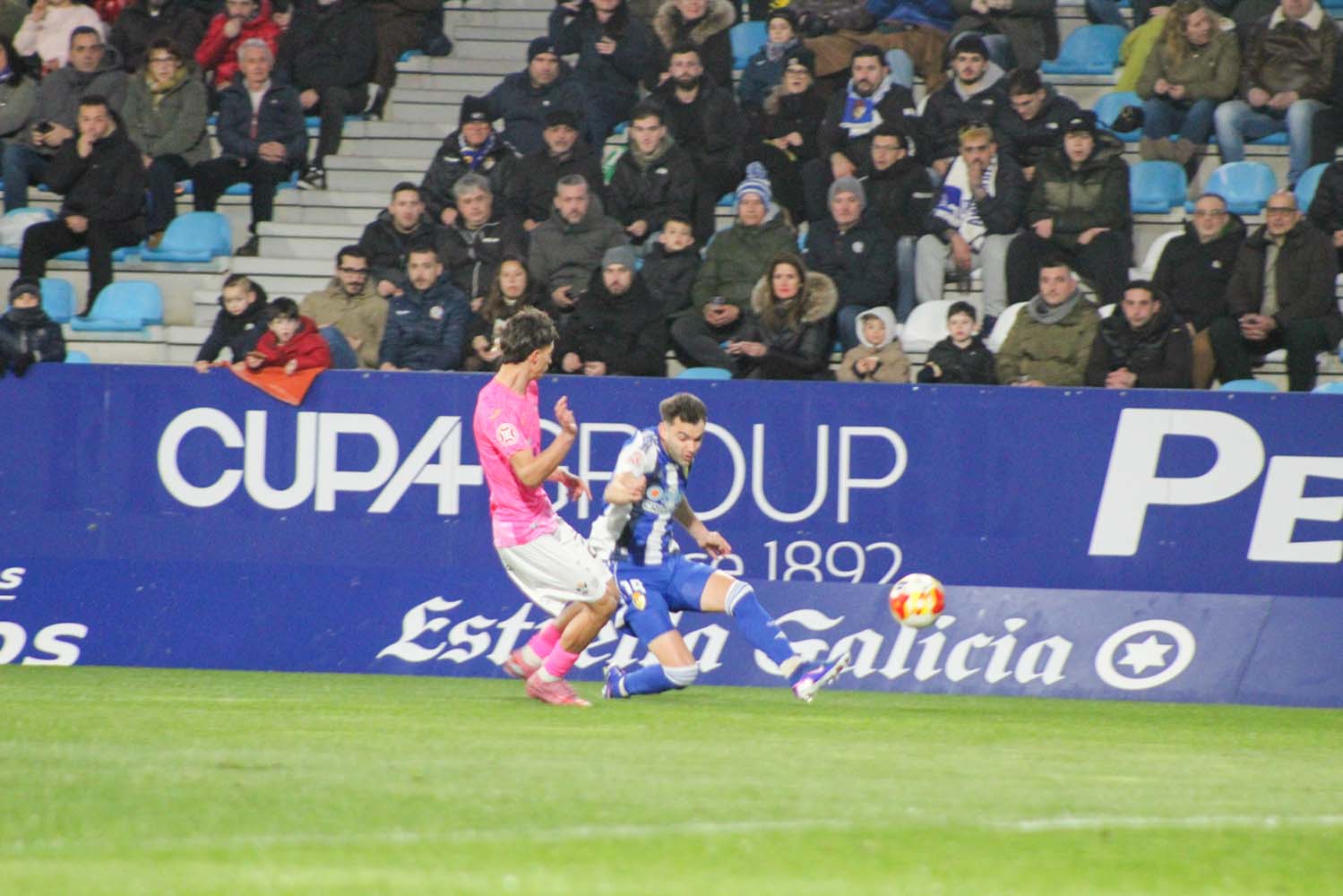 El jugador de la Ponferradina, Andoni López, durante un partido 