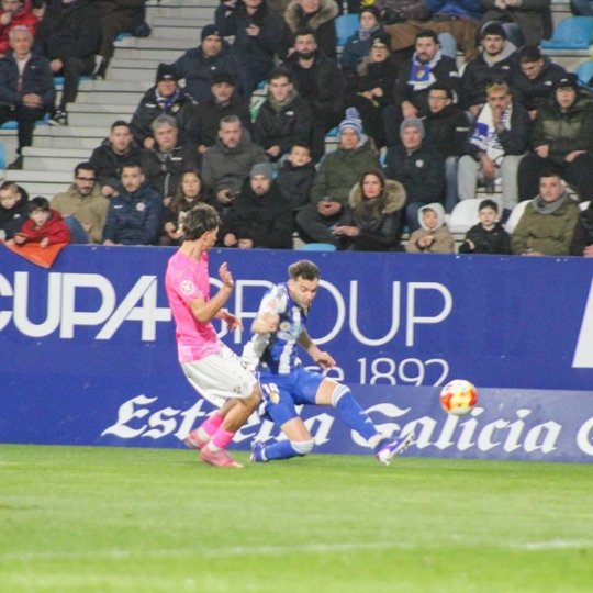 El jugador de la Ponferradina, Andoni López, durante un partido El jugador de la Ponferradina, Andoni López, durante un partido