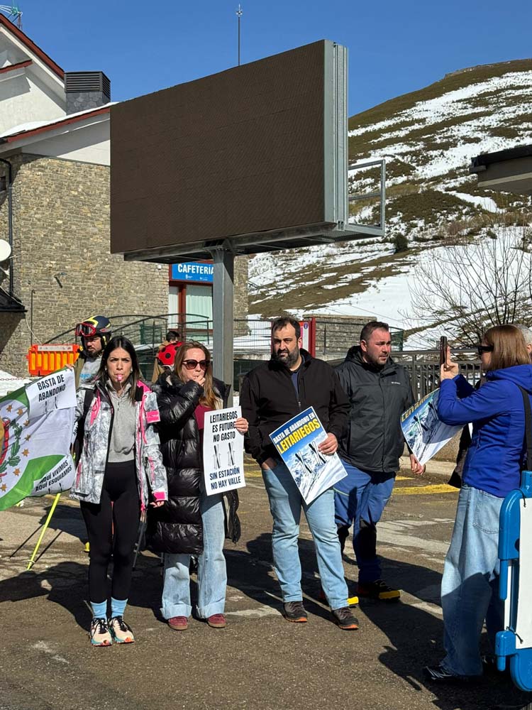 Cacerolada en Leitariegos