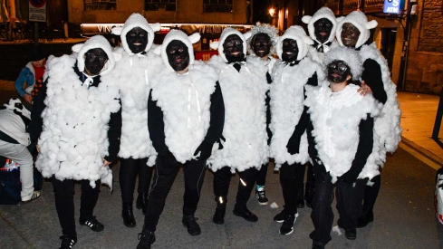 Sábado de piñata en Villafranca (1)