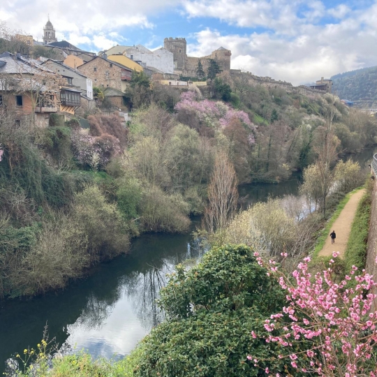 El castillo y el río Sil desde el puente Cubelos