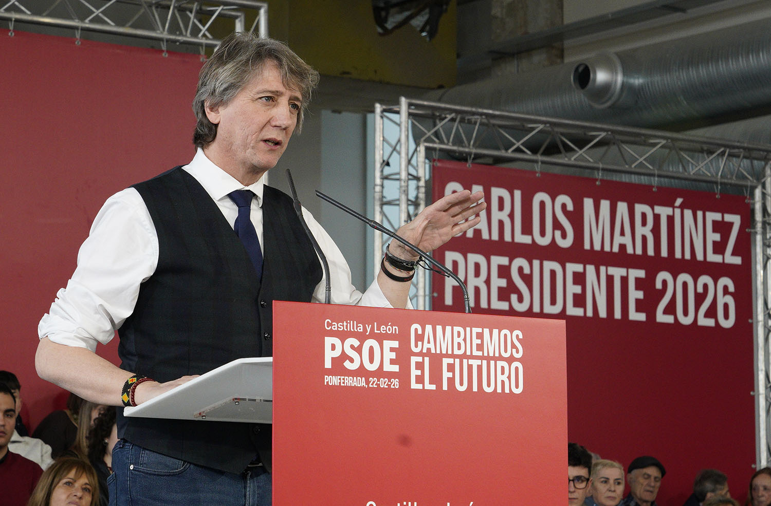 César Sánchez ICAL. El candidato Partido Socialista a la Presidencia de la Junta de Castilla y León, Carlos Martínez, intervienen en un acto público del partido .