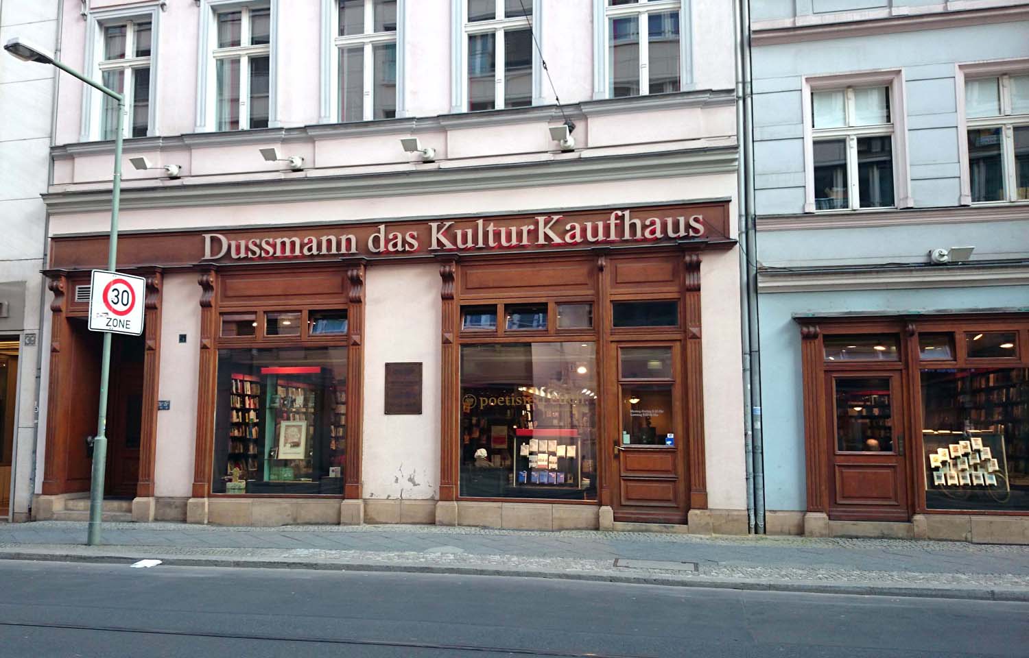 ICAL . Casa en la que vivió y murió Gil y Carrasco en Berlín, en la céntrica calle Dorotheenstrasse