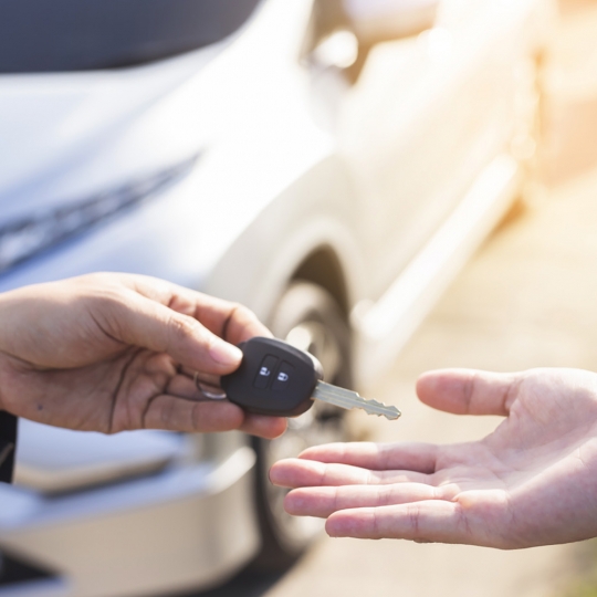 Venta de coche imagen istock autor chaichan pramjit