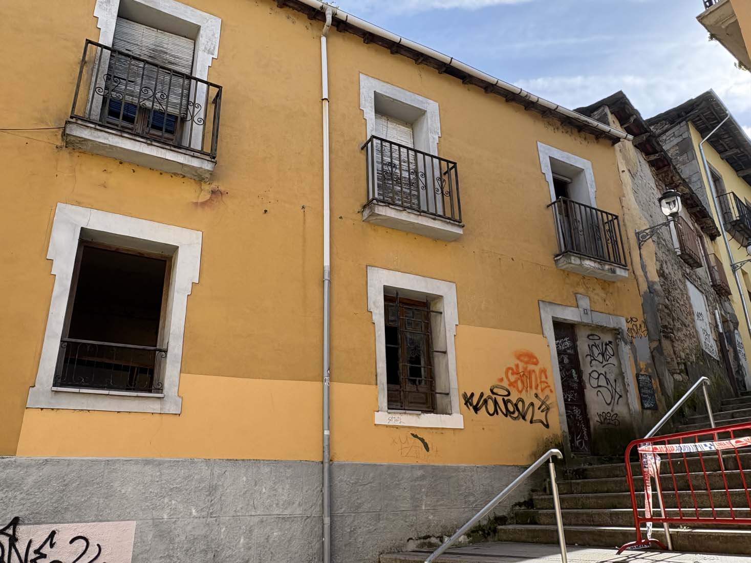 Edificios en ruina en Ponferrada (11)