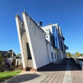 Fotografía de archivo del edificio ´El Barco´ en Camponaraya