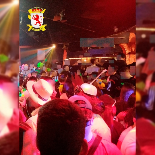 Desalojada una discoteca del Bierzo por duplicar su aforo: Menores, fumadores y drogas en su interior | Foto: Guadia Civil de León