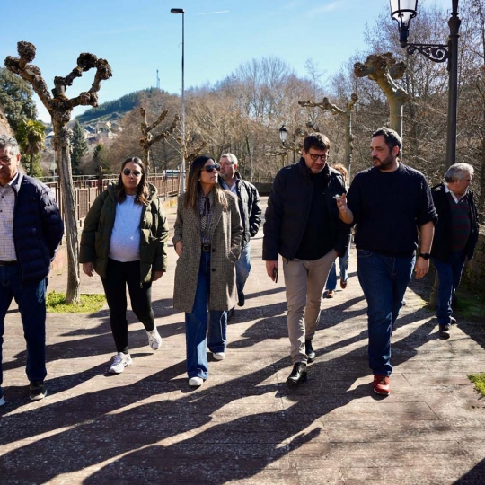 Visita del PSOE a Torre del Bierzo