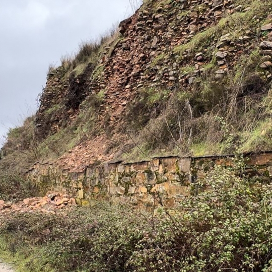 Derrumbe de la muralla de Castro Ventosa Derrumbe de la muralla de Castro Ventosa
