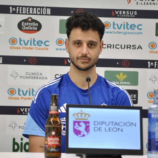 El jugador de la Ponferradina, Vicente Esquerdo