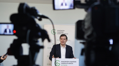 El candidato del PP a la Presidencia de la Junta, Alfonso Fernández Mañueco, visita la AECC en Soria | Foto: Concha Ortega, ICAL El candidato del PP a la Presidencia de la Junta, Alfonso Fernández Mañueco, visita la AECC en Soria | Foto: Concha Ortega, ICAL