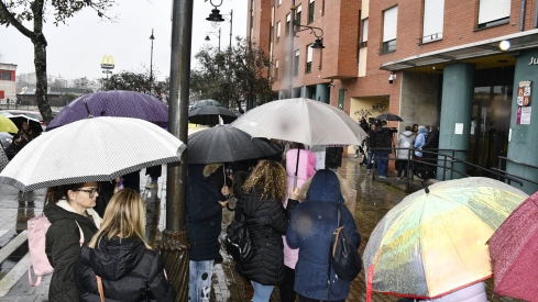 Movilización colegios en la Delegación de la Junta en Ponferrada (8) Movilización colegios en la Delegación de la Junta en Ponferrada (8)