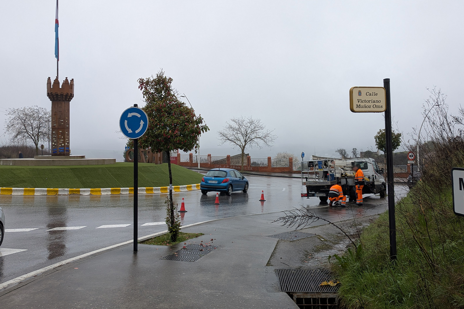 Accidente en la rotonda de la entrada a Ponferrada (2)