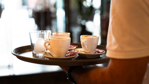 Hostelero en una imagen de archivo istock autor uri prat