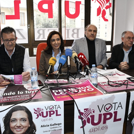La candidatura de UPL este lunes en Ponferrada explicando su programa (Daniel Merino / InfoBierzo) La candidatura de UPL este lunes en Ponferrada explicando su programa (Daniel Merino / InfoBierzo)