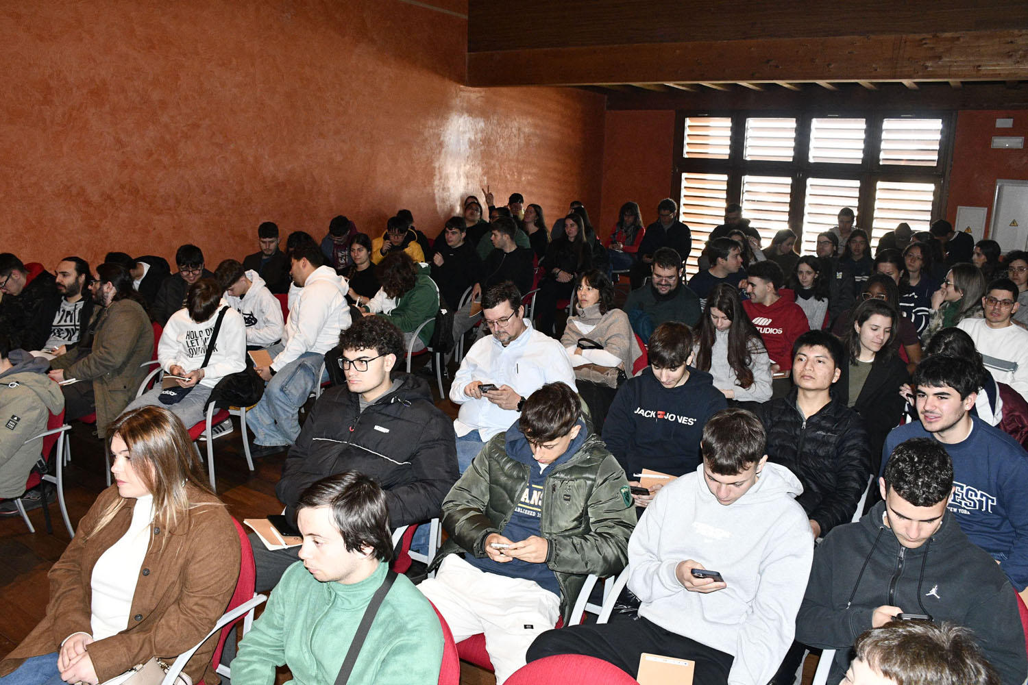 Arranca la jornada “Somos Futuro 2.0” sobre IA y empleo joven Arranca la jornada “Somos Futuro 2.0” sobre IA y empleo joven