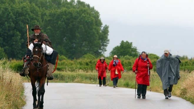 Peregrinos a su paso por la comarca del Bierzo César Sánchez ICAL