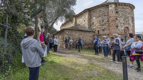 Viacrucis del monte Pajariel en la Iglesia de Santa María de Vizbayo (Ponferrada)